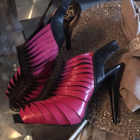 BCBG shoes - Picture 2 of 2